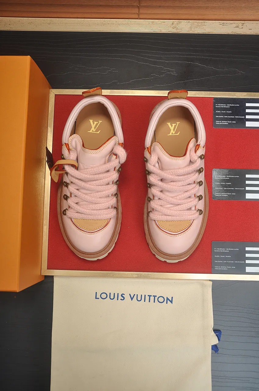 Men's shoes 💰660💶 LV Louis Vuitton 2025 autumn and winter new couple's new style, the original version is developed one to one, retro fashion, handsome and cool mountaineering derby shoes are out of stock 👍 💎 Material: imported first-layer cowhide 💎 Lining: imported lambskin 💎 Outsole: original molded TR non-slip sole 💎 Bottom height: 3.5cm 💎 Shoe size: 35-45 for both men and women